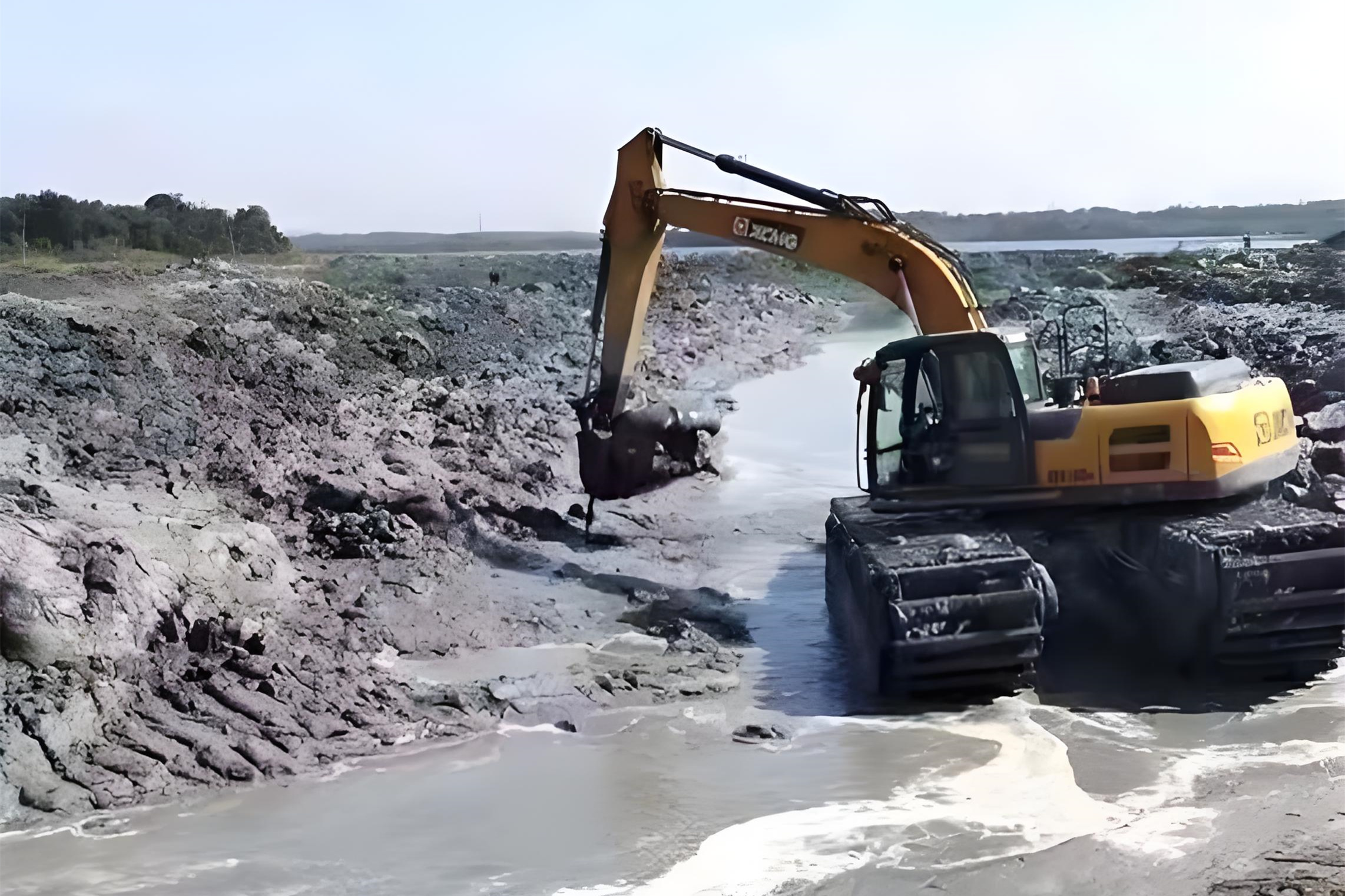 安徽水挖清淤團(tuán)隊(duì)泓樺錦嘉-挖機(jī)怎么清理魚(yú)塘淤泥?