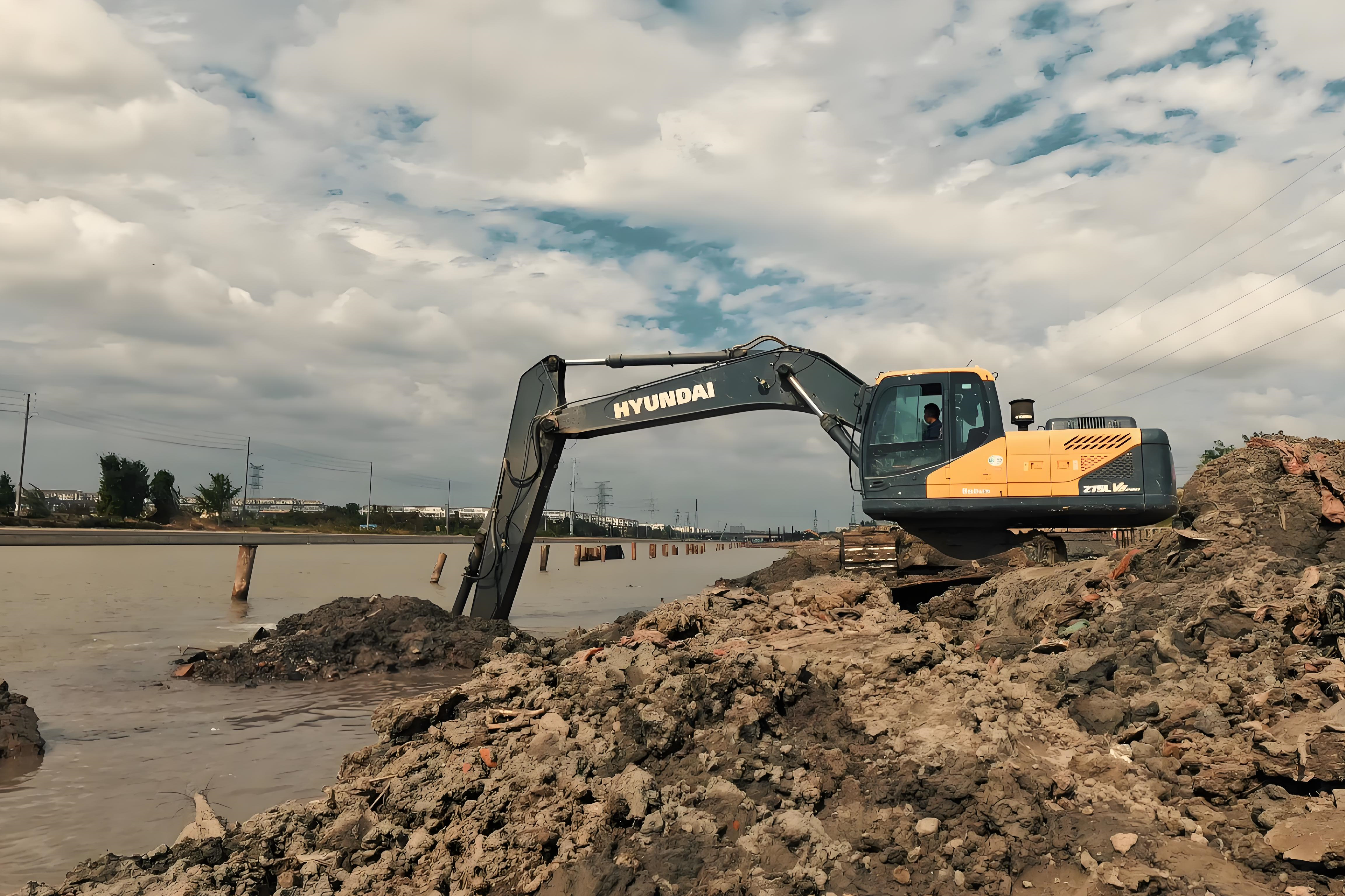 湖北水挖清淤團(tuán)隊(duì)泓樺錦嘉-水上挖機(jī)能在深水工作嗎?